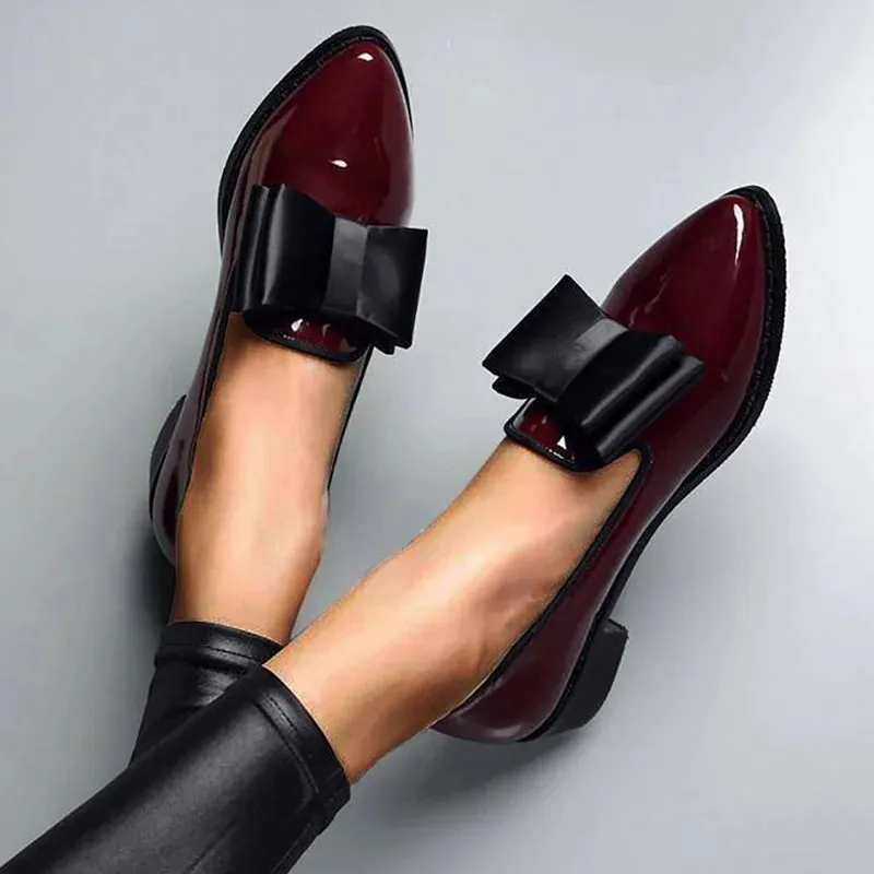 2023 New Women's Loafers Bow Decor Pointed Toe Flat Shoes for Women Patent Leather Shallow Mouth Commuter Casual Shoes for Women