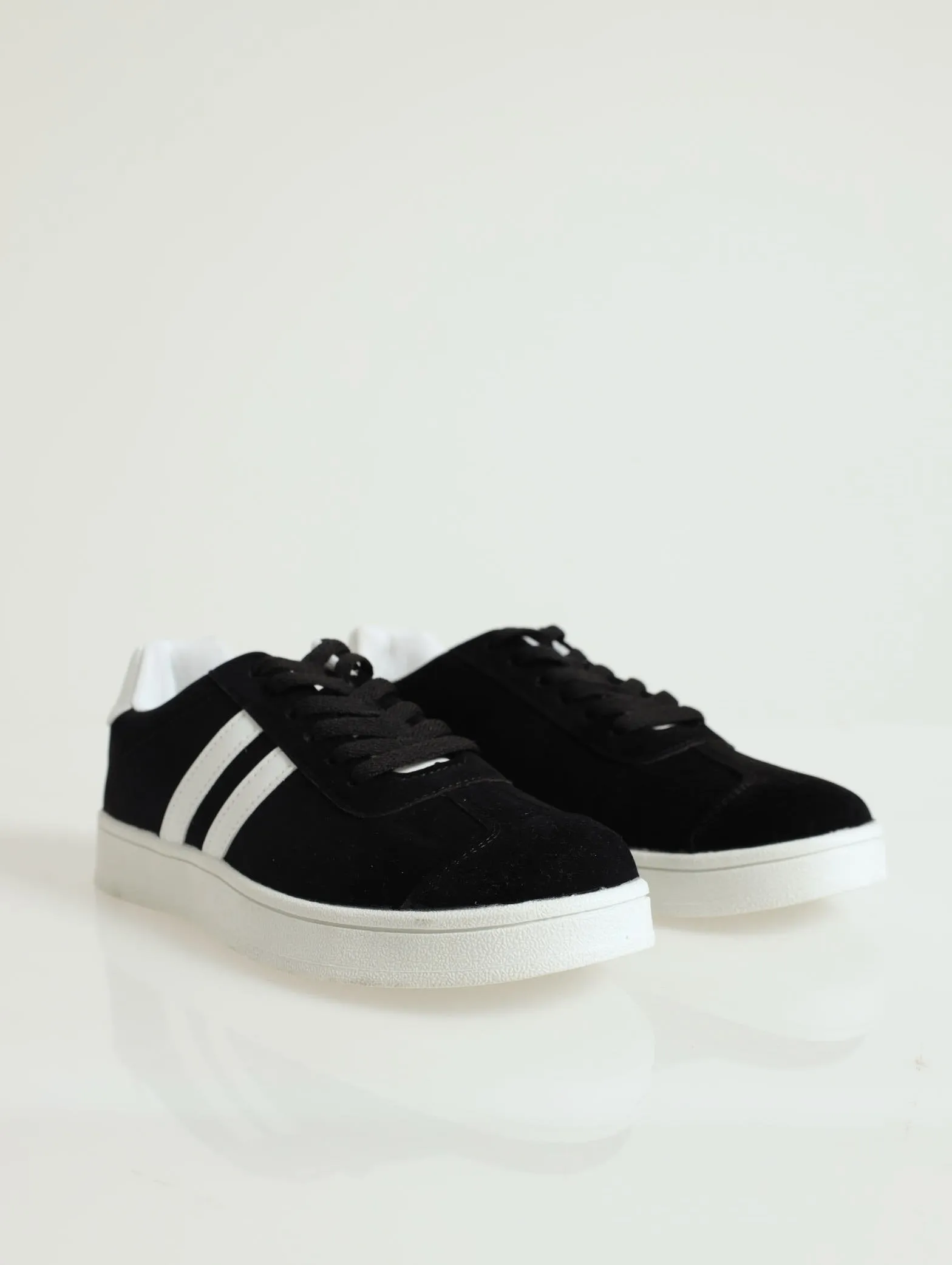Basic Lace Up Sneaker - Black