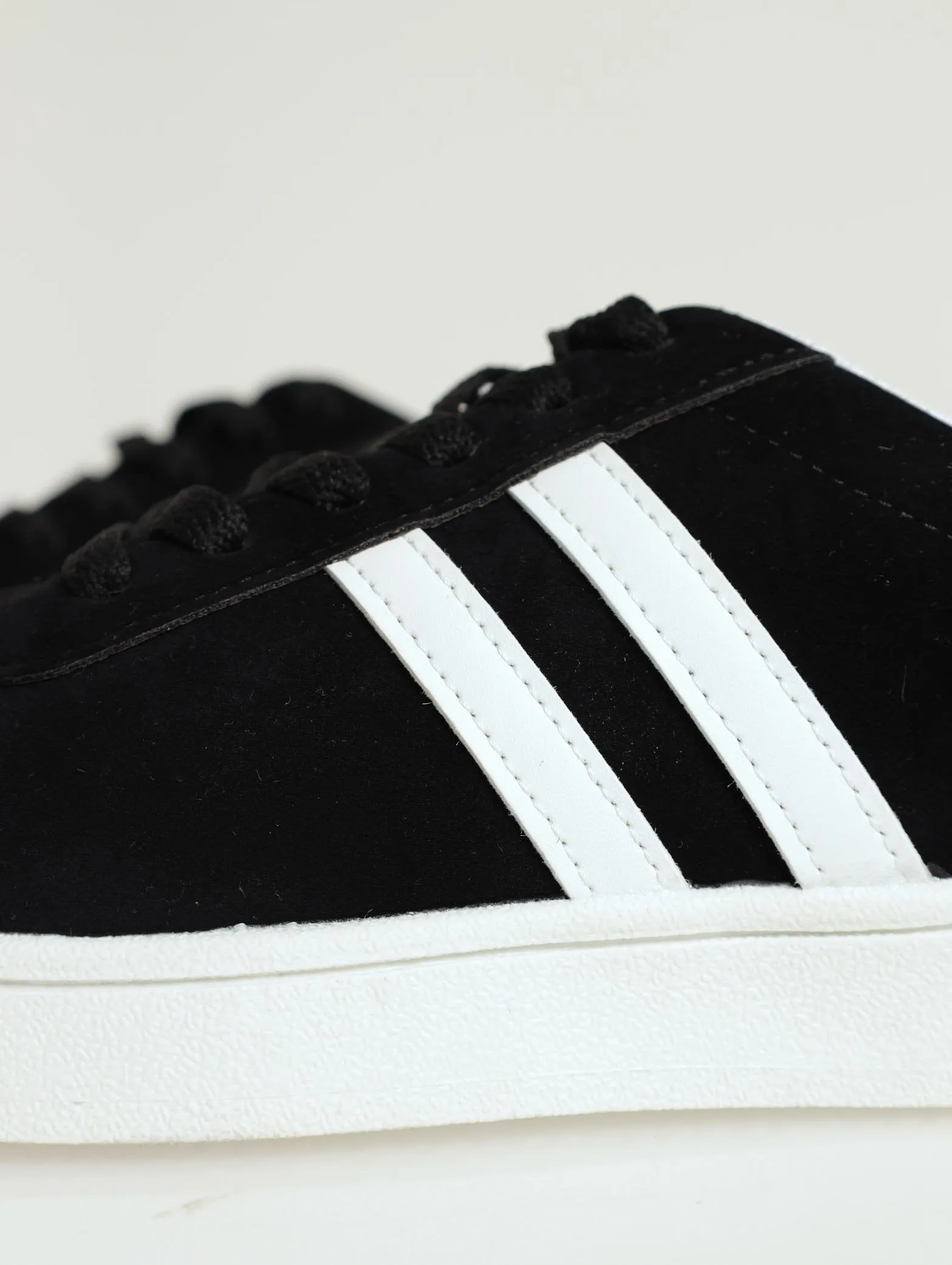 Basic Lace Up Sneaker - Black