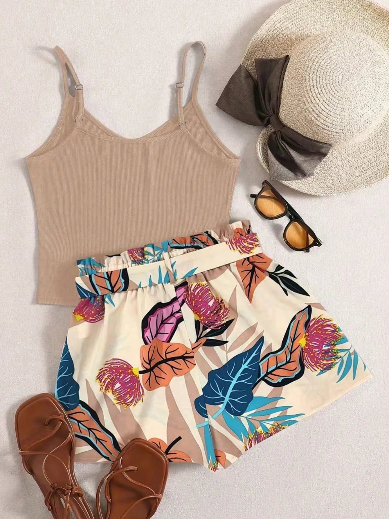 Conjunto de camisola y shorts con cinturón en Cherry Vibes