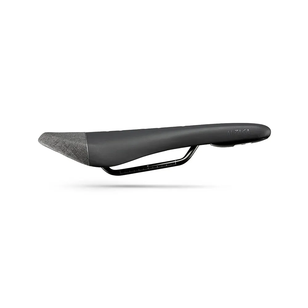 Fizik Gravita Alpaca X5 Saddle Alloy Rails Black