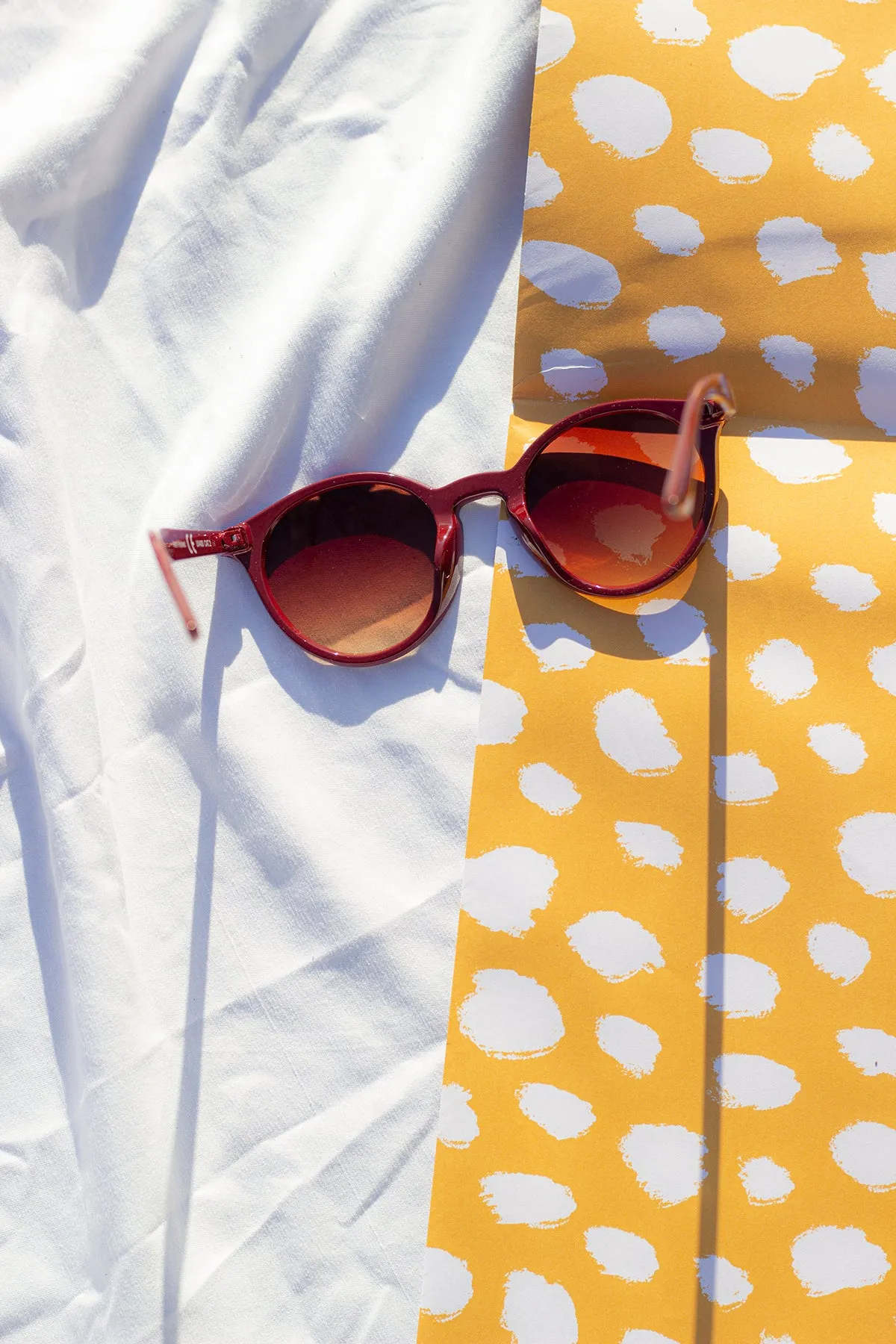 Front Lens Rounded Classic Pin Sunglasses