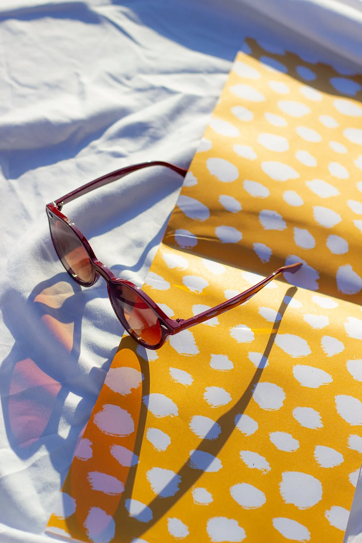 Front Lens Rounded Classic Pin Sunglasses