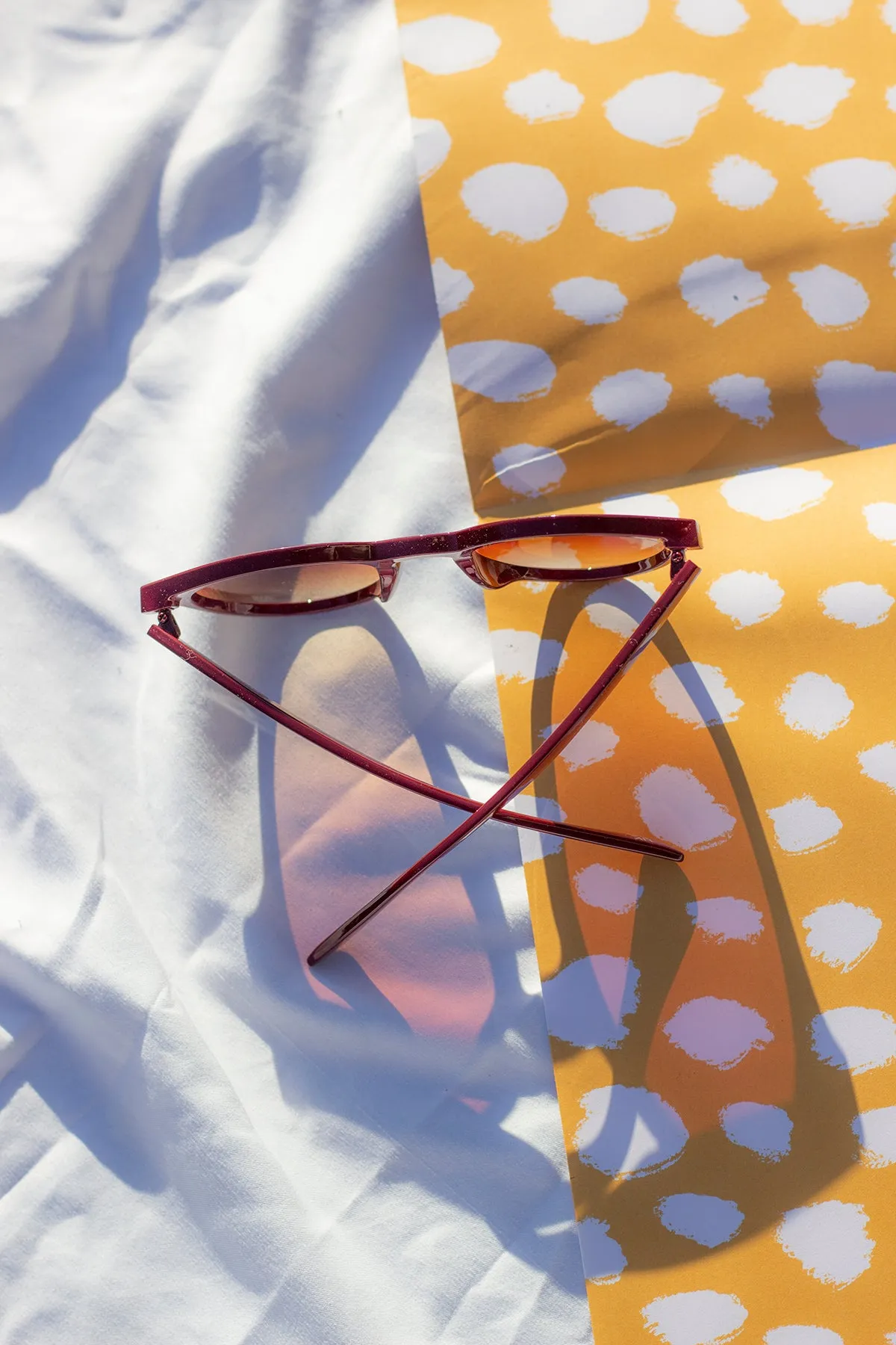 Front Lens Rounded Classic Pin Sunglasses