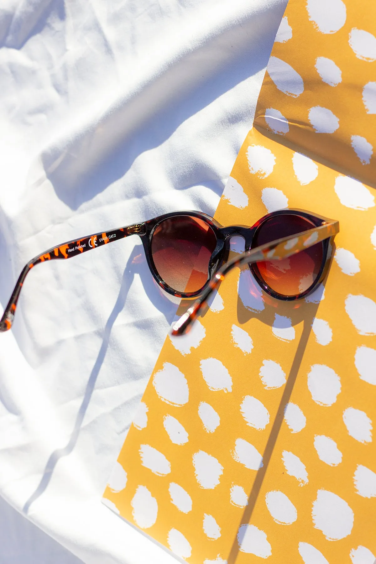 Front Lens Rounded Classic Pin Sunglasses