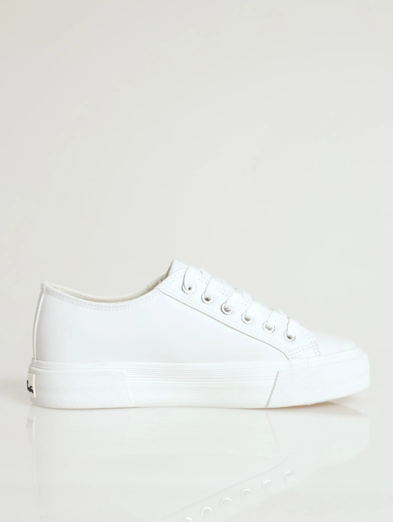 Ladies Basic Lace-Up Platform Sneaker - White