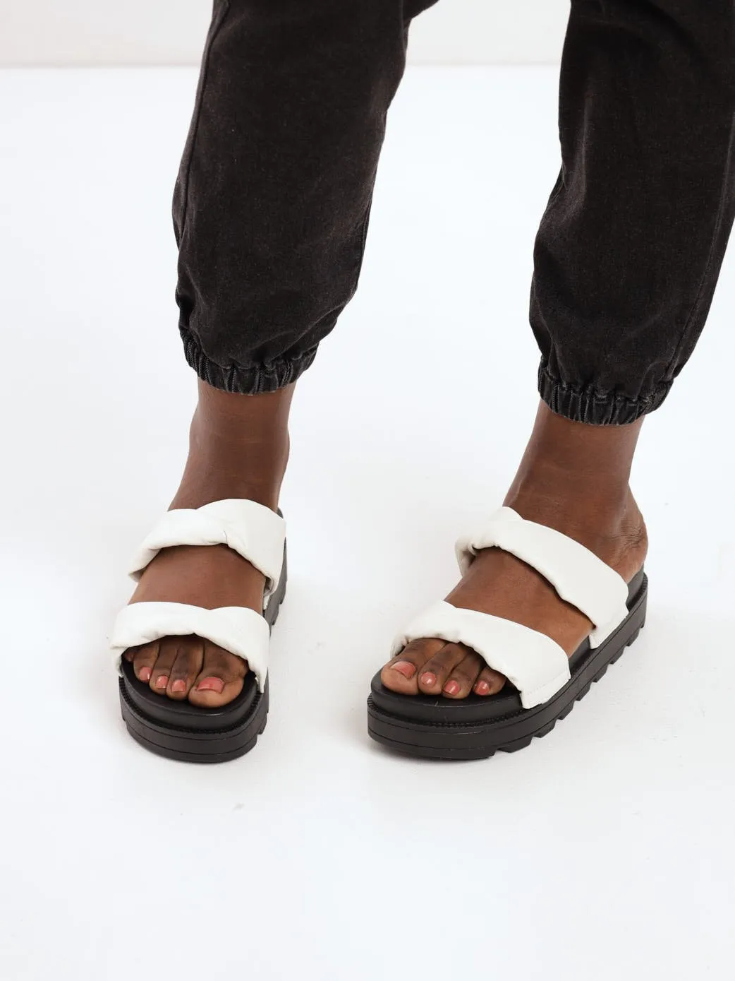 Ladies Moulded Twisted Padded Sandal - White