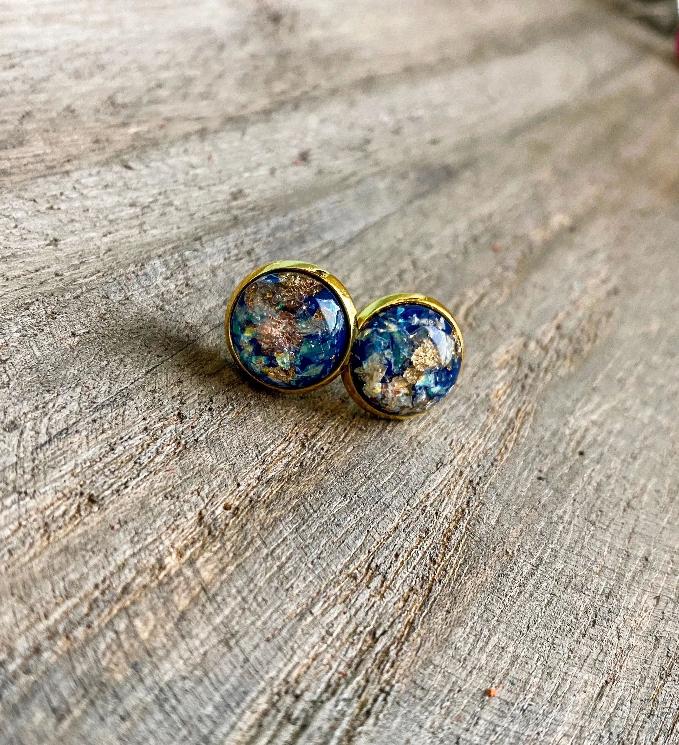 MULTIPLE COLORS: Gold-Flecked Stud Earrings