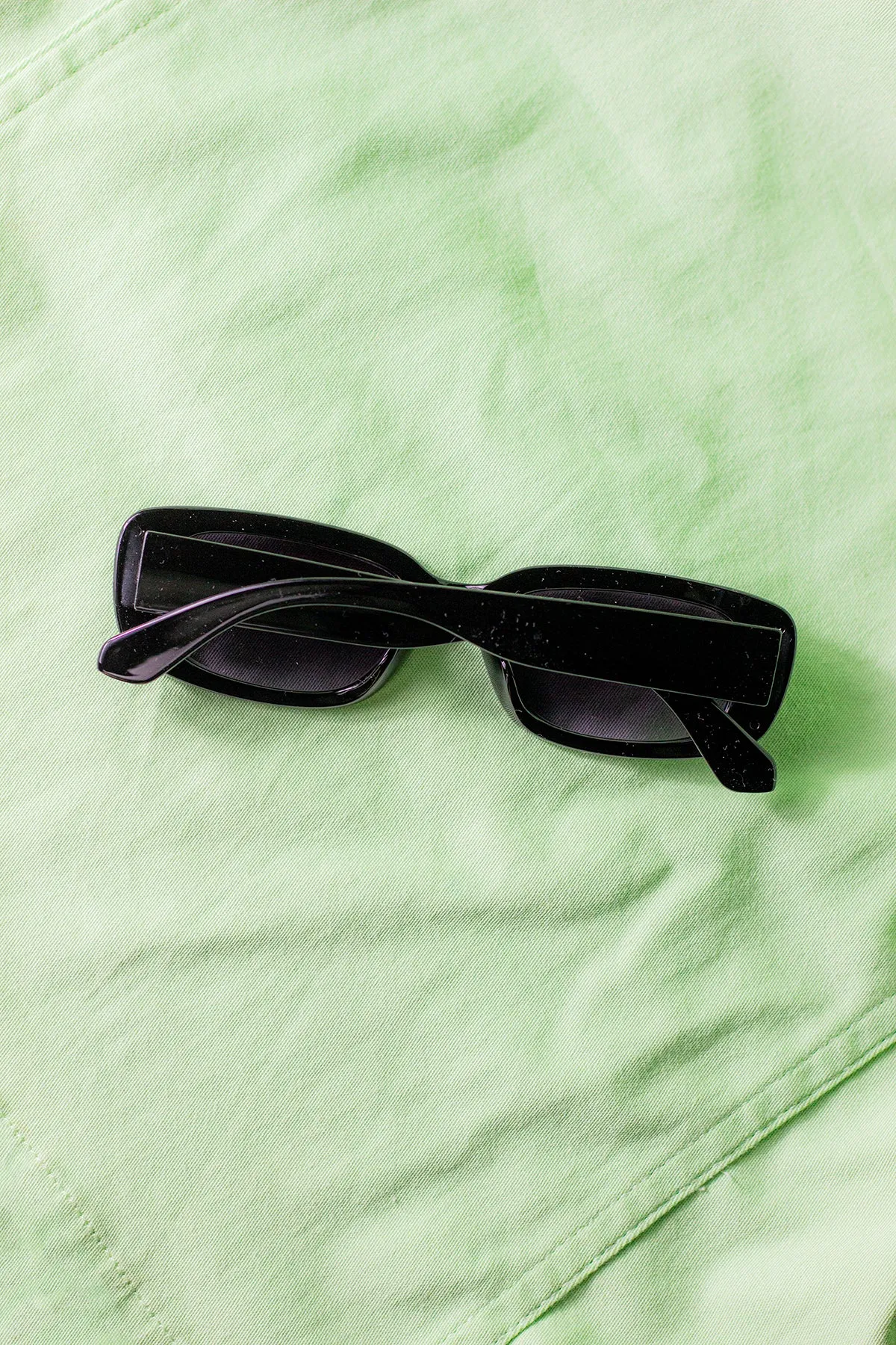 Rounded Rectangle 90s Look Sunglasses