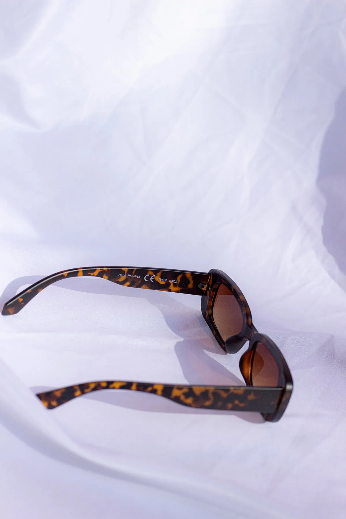 Rounded Rectangle 90s Look Sunglasses