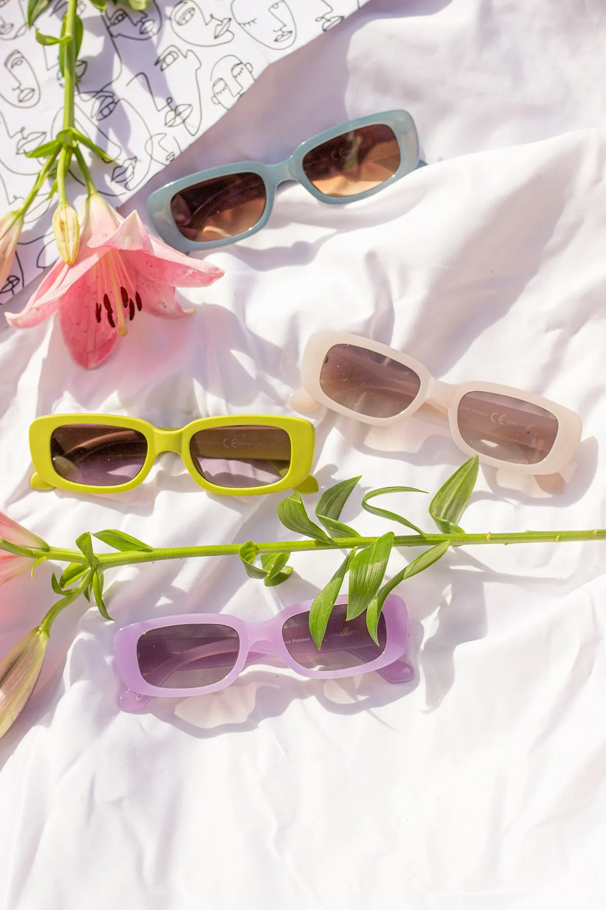 Rounded Rectangle 90s Look Sunglasses