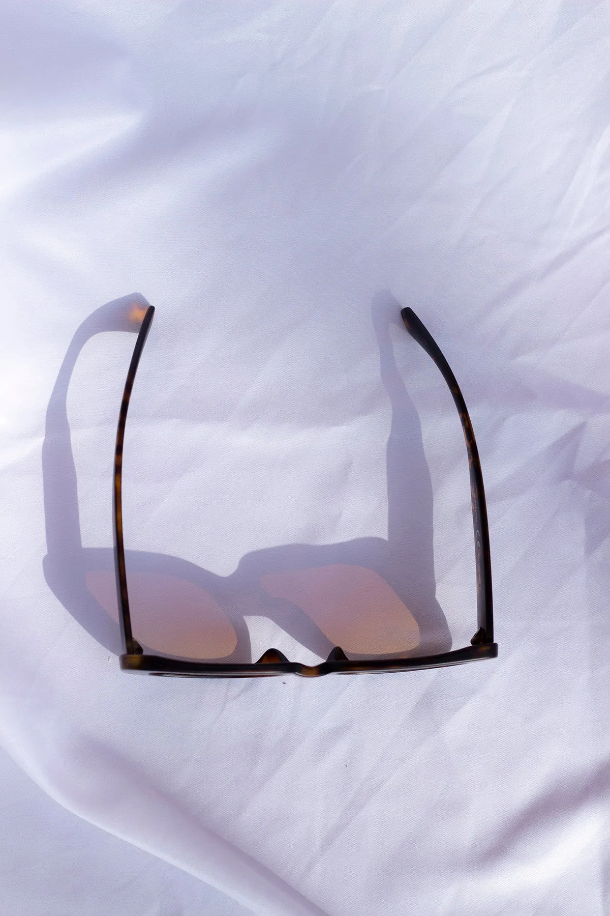 Rounded Rectangle 90s Look Sunglasses