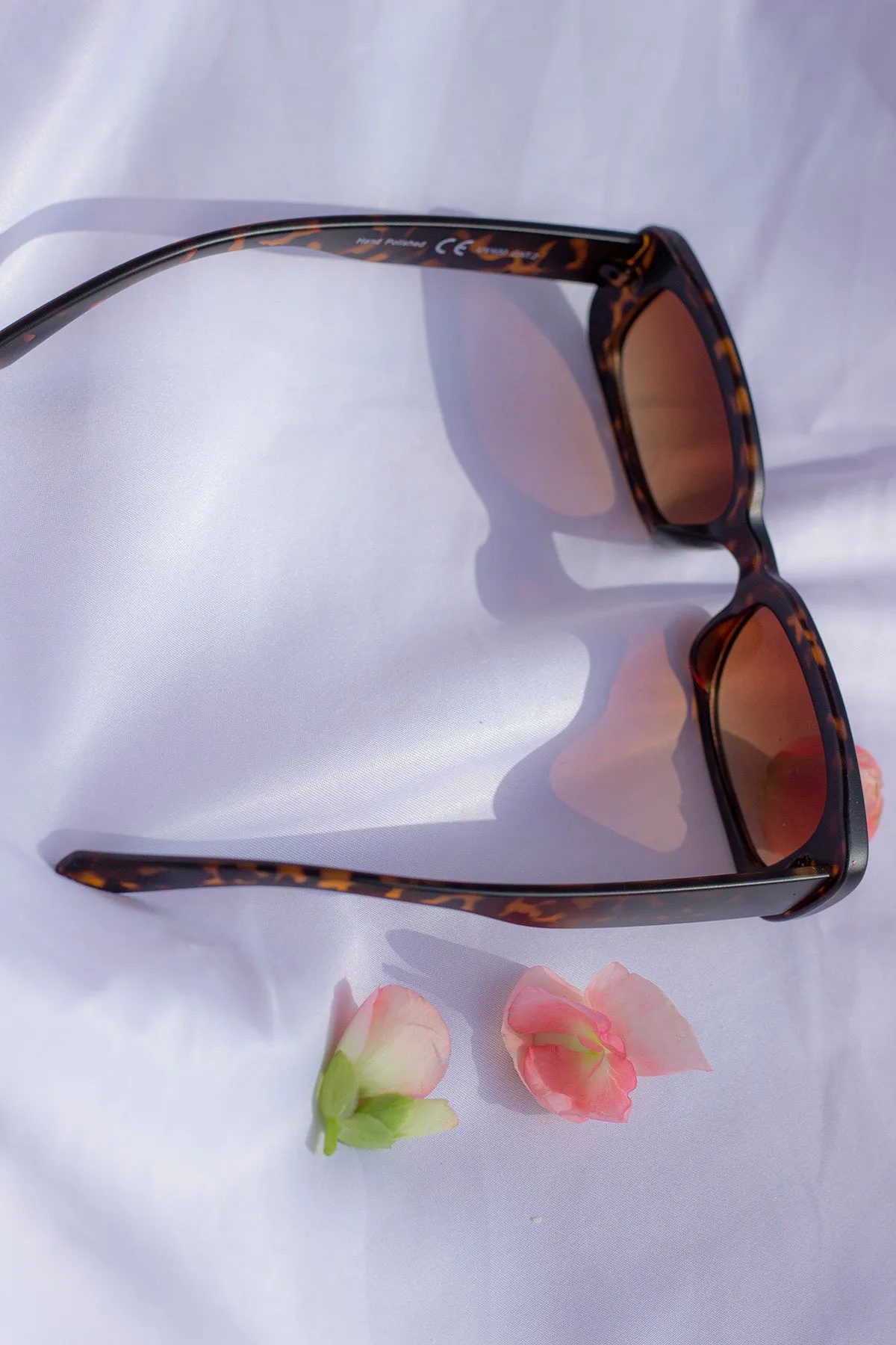 Rounded Rectangle 90s Look Sunglasses