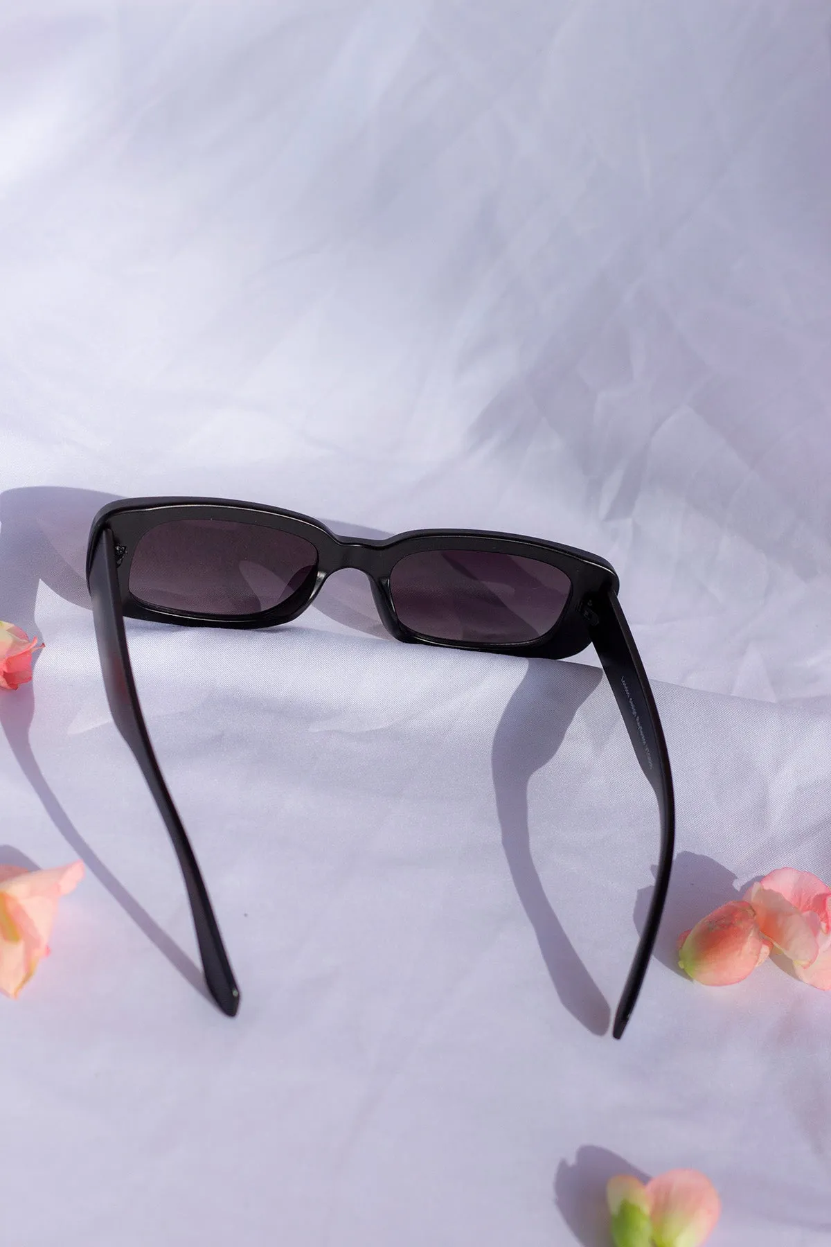 Rounded Rectangle 90s Look Sunglasses