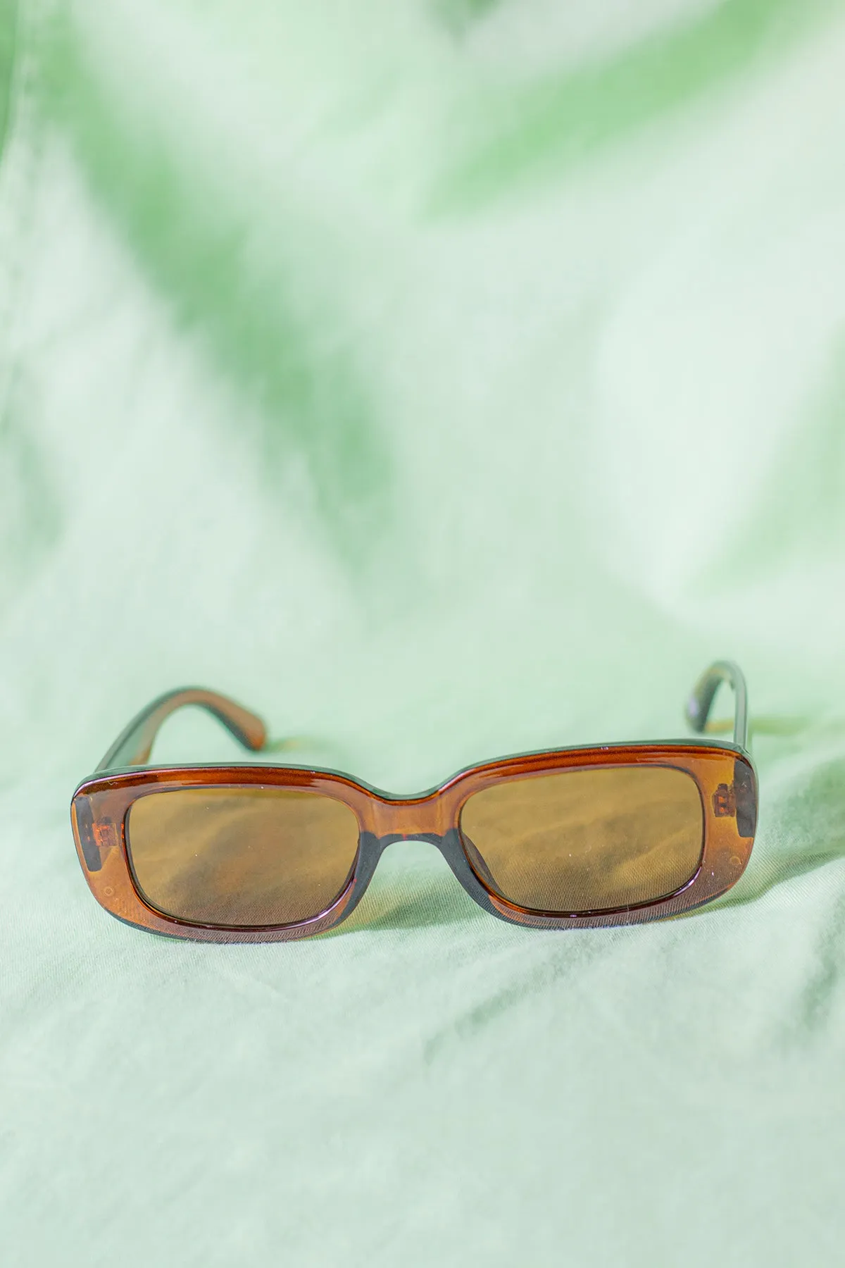 Rounded Rectangle 90s Look Sunglasses