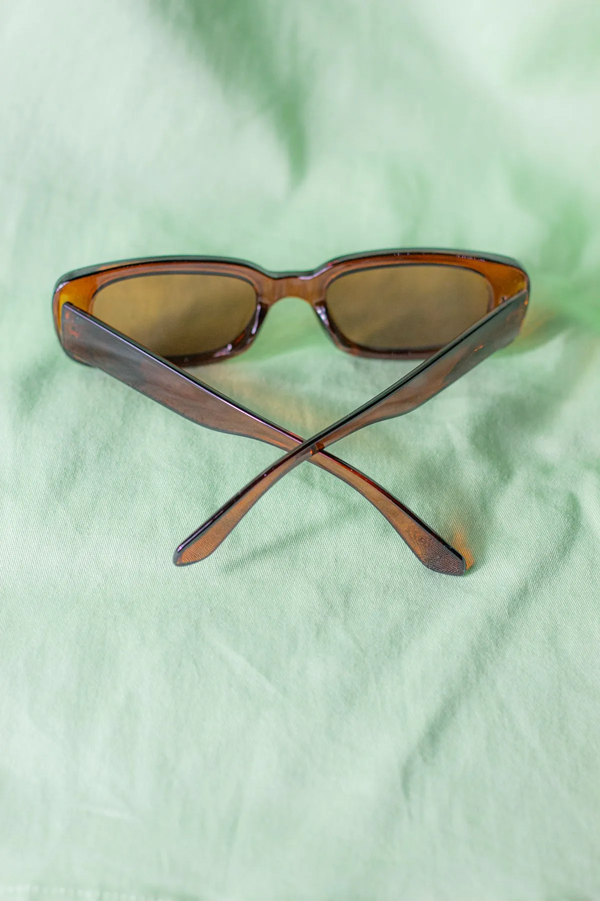 Rounded Rectangle 90s Look Sunglasses