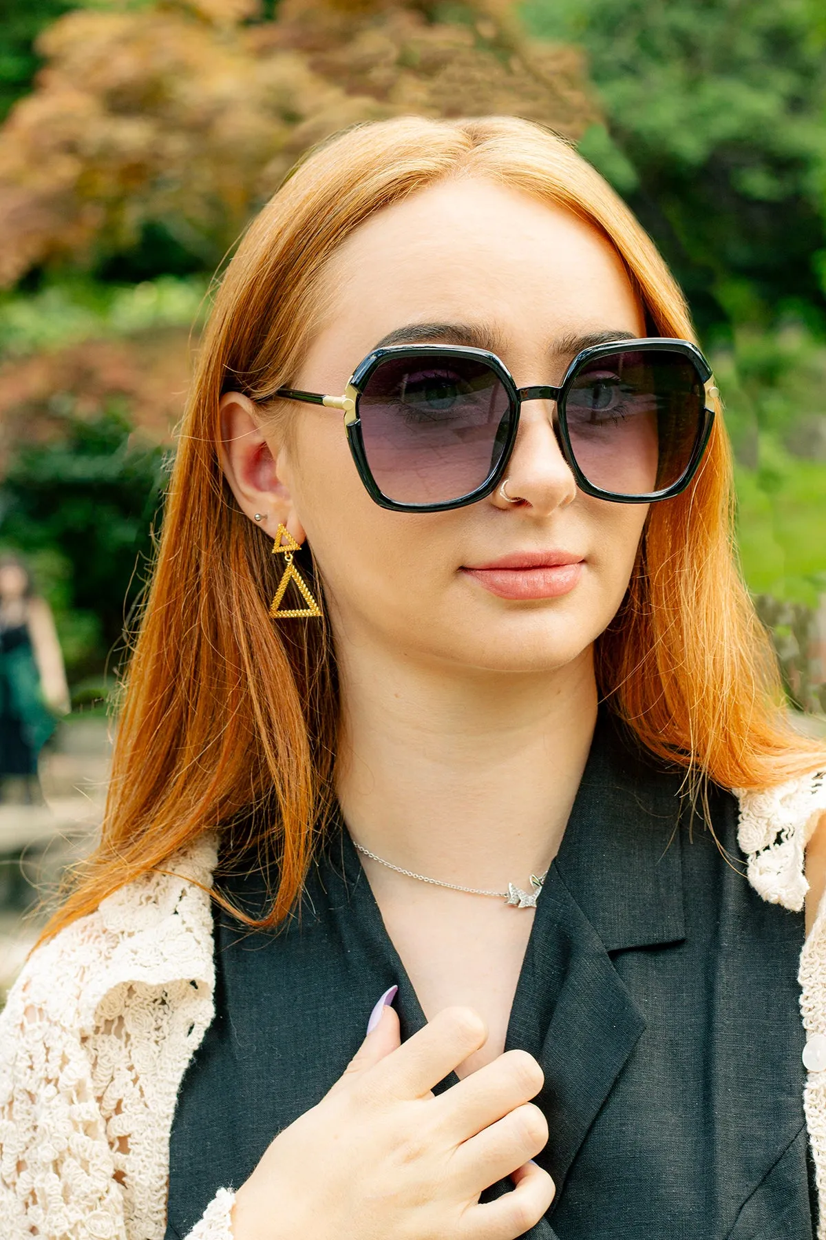 Rounded Square Screw Detail Side Arm Sunglasses