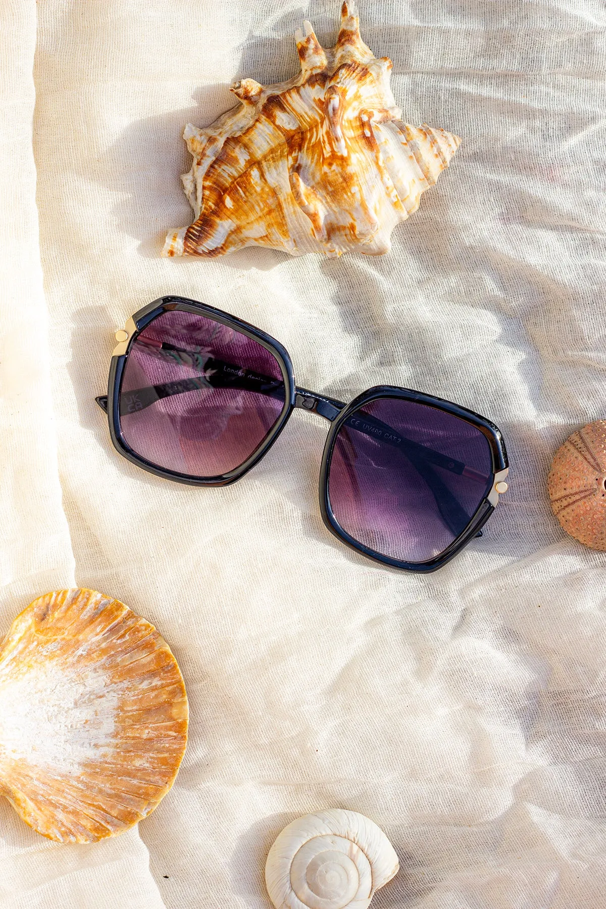 Rounded Square Screw Detail Side Arm Sunglasses