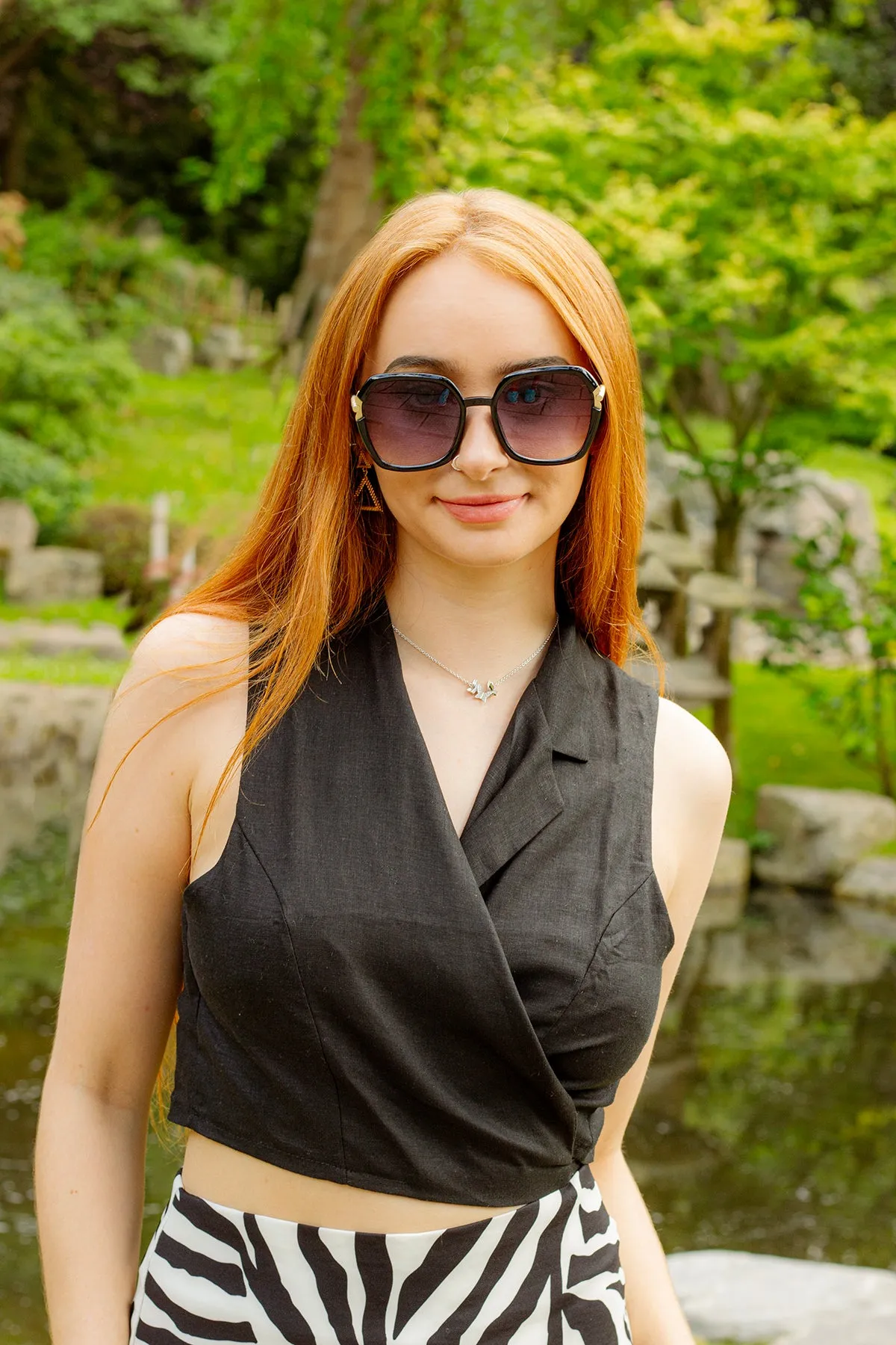 Rounded Square Screw Detail Side Arm Sunglasses