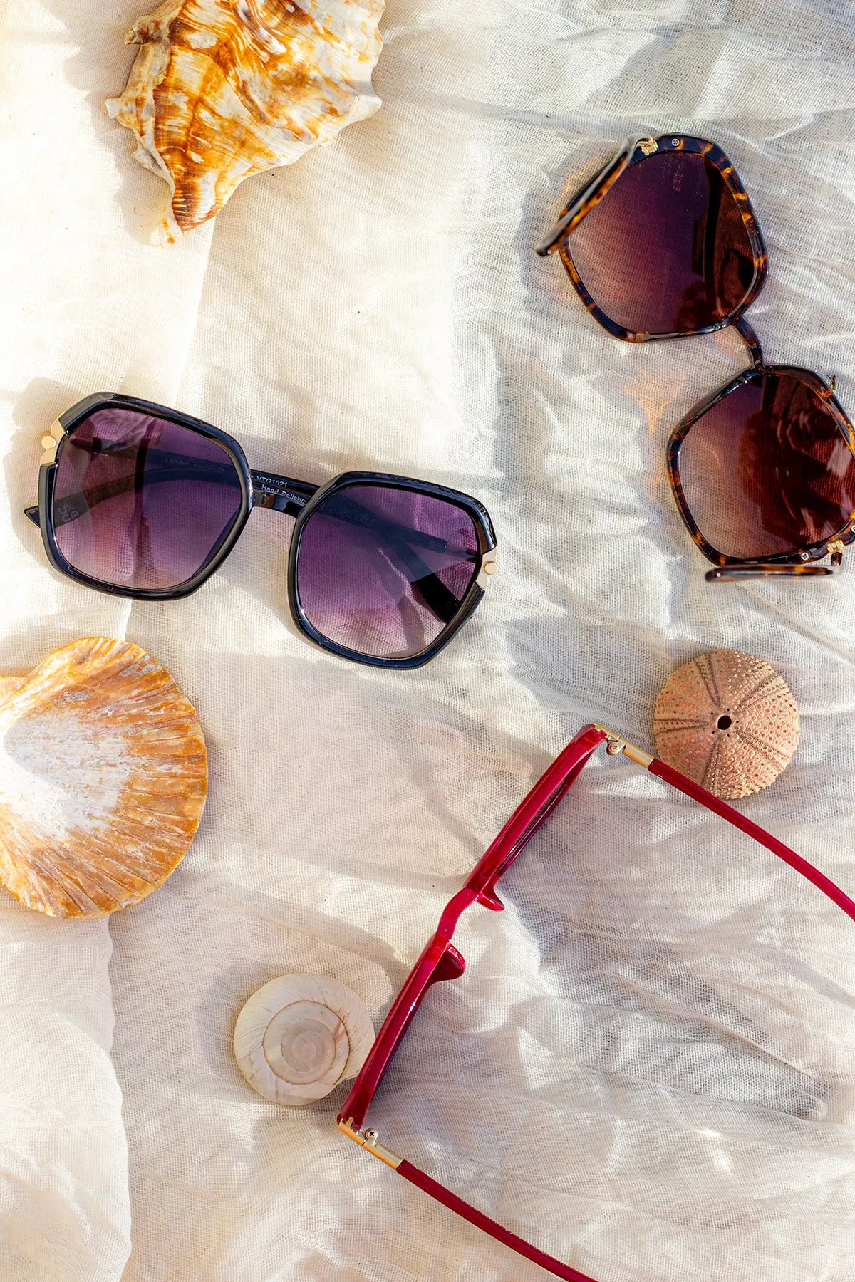 Rounded Square Screw Detail Side Arm Sunglasses