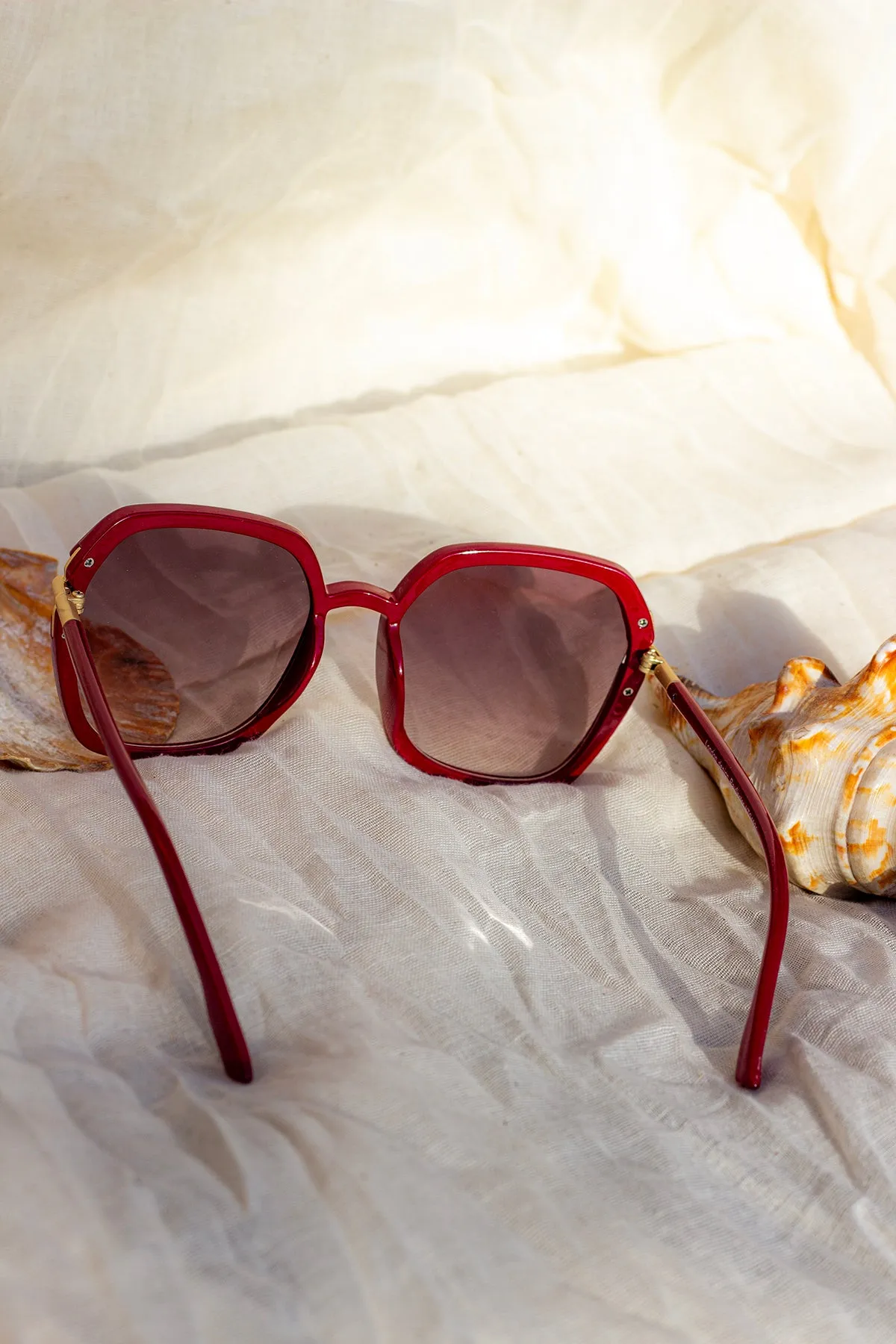 Rounded Square Screw Detail Side Arm Sunglasses