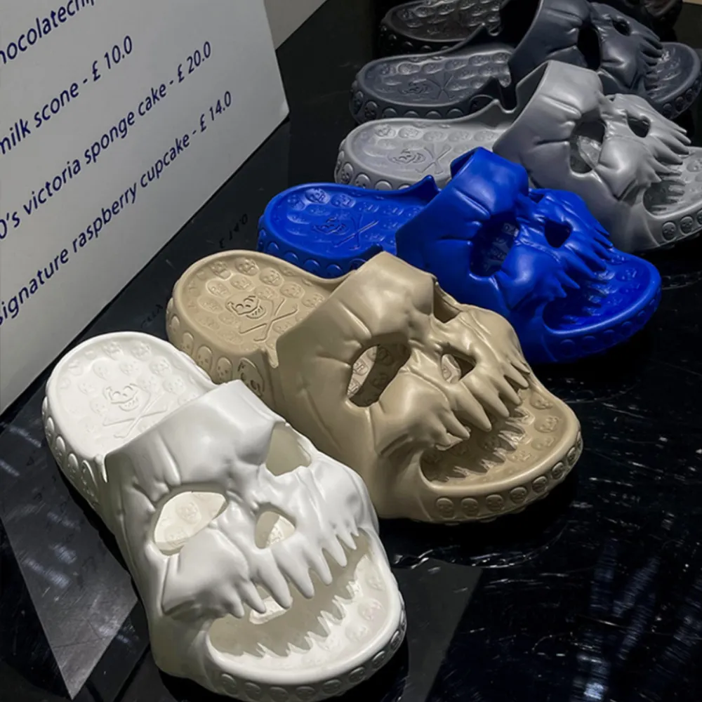 “Skull”Slipper