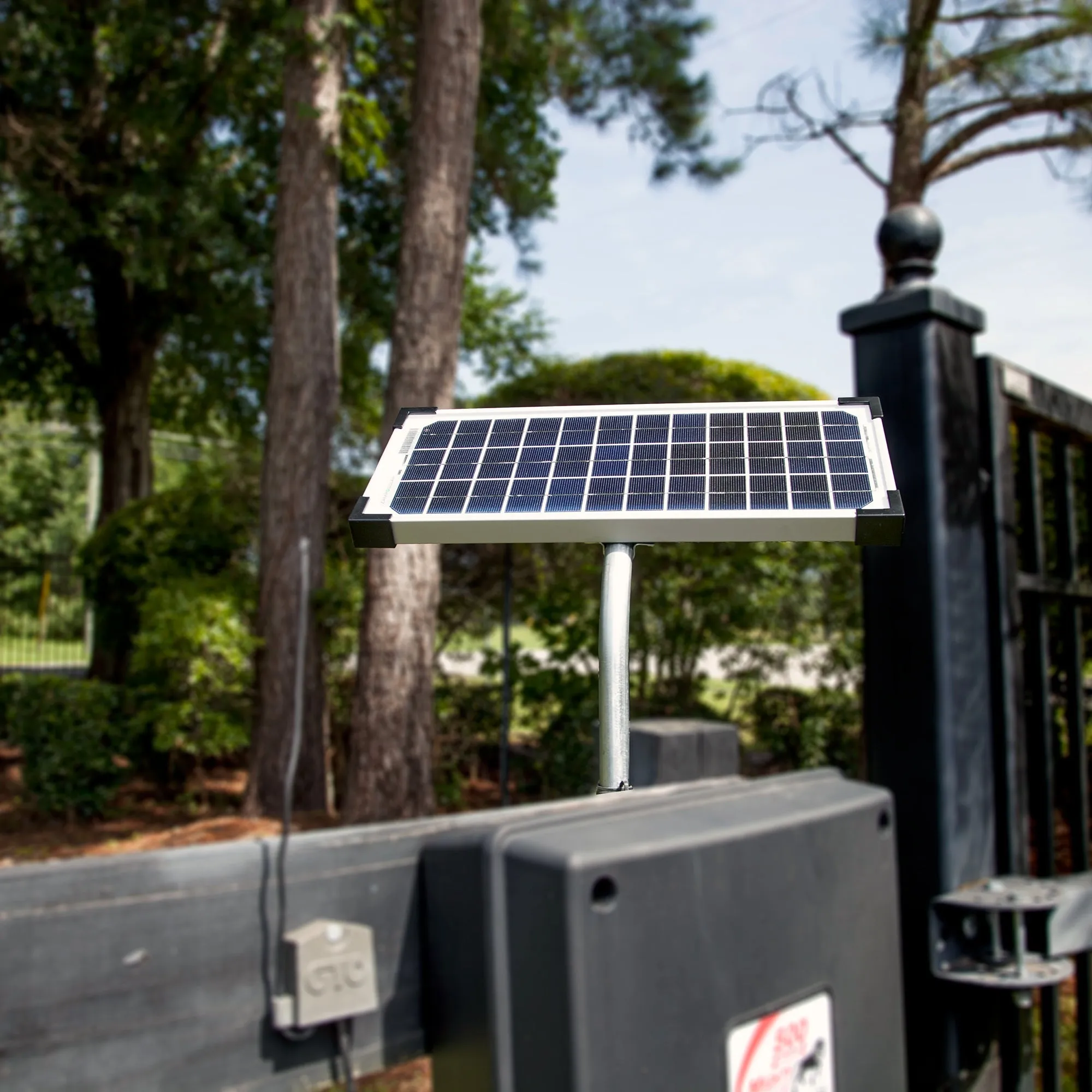 Solar Panel Kit - 10 Watt (FM123)